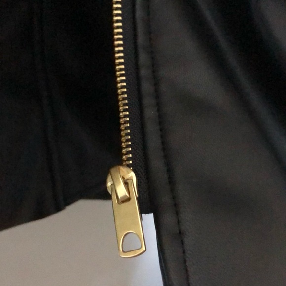 Vegan Leather Puffer Jacket + Belt - Picture 8 of 9